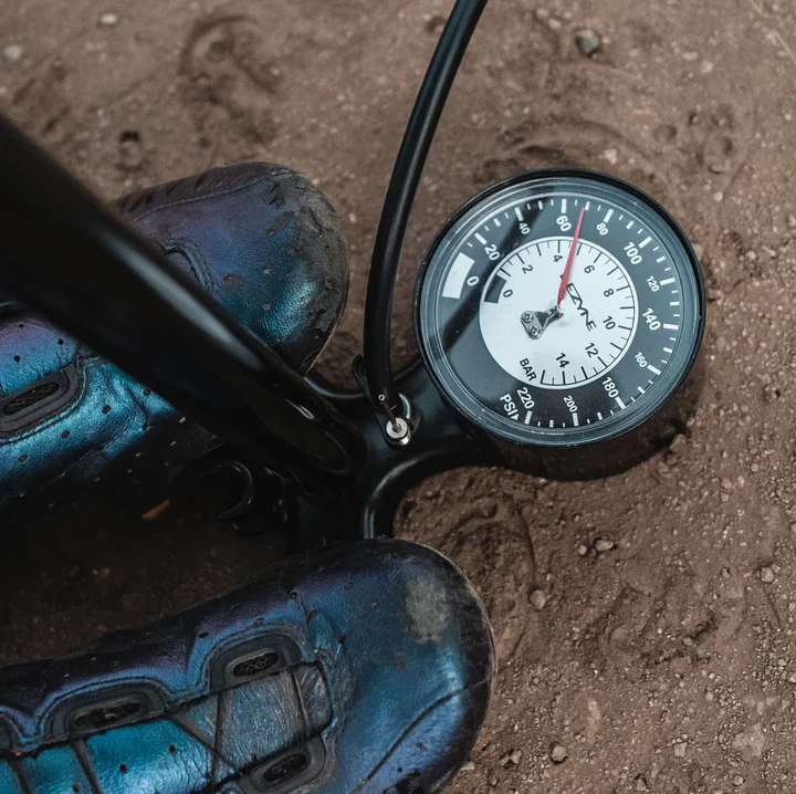 Lezyne, Classic Floor Drive 3.5", Floor Pump, ABS-1 Pro Chuck, 220psi, Black 1 Lezyne, Classic Floor Drive 3.5", Floor Pump, ABS-1 Pro Chuck, 220psi, Black