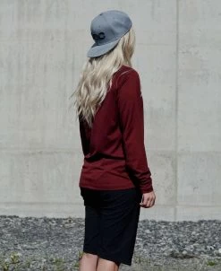 POC Women's Reform Enduro Jersey -Bicycle Equipment Store poc poc womens reform enduro jersey 1